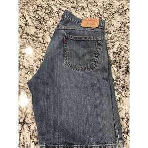 Levi's Men's 505 Regular Fit Denim Jean Shorts Medium‎ Wash Distressed Size 34